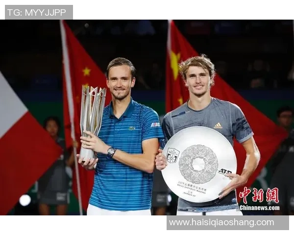 重庆网球队在大师赛中的默契配合与战术分析